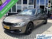 BMW 3-serie - 320i High Executive - NL-AUTO AUTOMAAT PDC ACHTER