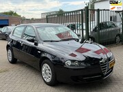 Alfa Romeo 147 - 1.6 T.Spark Business 1e eigenaar airco elektrische ramen cv 