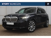 BMW X5 - xDrive50e M Sport Automaat / Sportstoelen / Adaptief onderst