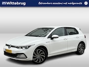 Volkswagen Golf - 1.5 eTSI Style / Navigatie / App connect / Memory seat / Cam