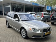 Volvo V70 - 2.5T 200pk Summum Xenon Bluetooth BTW voordeel €700,