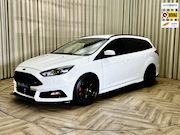 Ford Focus - Wagon 2.0 ST-3 | Recaro Stoelen | Navi | Xenon Lampen| Carpl