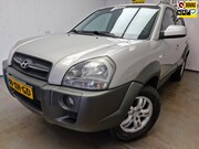 Hyundai Tucson - 2.7i V6 4WD Style AUTOMAAT ! AIRCO