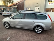 Ford Focus - 1.6-16V Futura