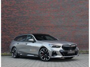 BMW 5-serie - Touring 550e xDrive | Oxid Grey - M Sport Pro