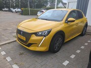 Peugeot e-208 - EV Active Pack 50 kWh | Navigatie | Parkeersensoren | Climat