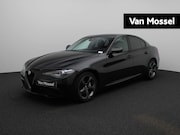 Alfa Romeo Giulia - 2.0T | automaat | Climate control | Navigatie | Half-Leder |