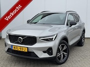 Volvo XC40 - 2.0 B3 Plus Dark| 360 camera|Elek.verstelbare voorstelen|Sto