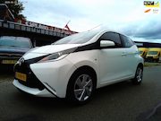 Toyota Aygo - 1.0 VVT-i x-play(NAVI+Airco)