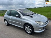 Peugeot 206 - 1.4-16V Quiksilver : 150.000 nap