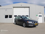 Volvo V70 - 2.0T Momentum R-design/Automaat/Leer/Navi/APK/NAP