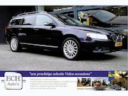Volvo V70 - 2.5T 200 pk Aut. Leer, Trekhaak, 17 inch, Navi