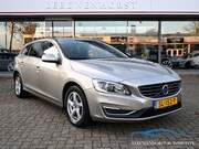 Volvo V60 - 2.0 T3 Momentum, climate, cruise, navi, trekhaak 1.600 kg