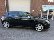 Alfa Romeo Giulietta - 1.4 T Distinctive|AIRCO||CRUISE