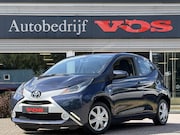 Toyota Aygo - 1.0 VVT-i x-play | Cruise | Camera | Navi | Telefoon