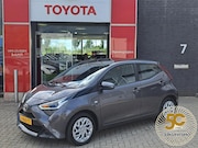 Toyota Aygo X - X-PLAY AIRCO CAMERA APPLE/ANDROID AUDIO-STUURWIELBED. BLUETO