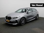 BMW 1-serie - 118i Executive | AUTOMAAT | CARPLAY | LICHTMETALEN VELGEN | 