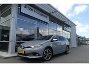 Toyota Auris - 1.8 Hybrid Volcano Edition TREKHAAK, STOELVERWARMING, CRUISE
