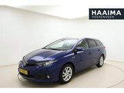 Toyota Auris - 1.8 Hybrid Dynamic | Navigatie | Trekhaak | Achteruitrijcame