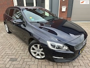 Volvo V60 - 2.0 D3 Summum / Navi / PDC / Clima / Stoelverwarming