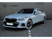 BMW 5-serie - Touring 520i | M-sport PRO | Trekhaak | Pano | B&W