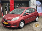 Toyota Yaris - NOW 5-DEURS AIRCO TREKHAAK PARK-SENSOREN NL-AUTO