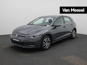Volkswagen Golf - 1.4 eHybrid Style | Trekhaak | Parkeersensoren | Navigatie |