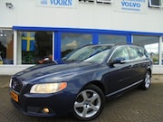 Volvo V70 - 2.5T MOMENTUM, AUT, LEDER, TREHK, ORG NL!! NW STAAT