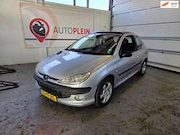 Peugeot 206 - 2.0-16V GTI