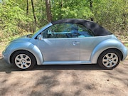 Volkswagen Beetle Cabrio - 2.0 Highline Kleur blauw, speed blue metalic zwarte kap