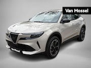 Alfa Romeo Junior - Elettrica 54 kWh | Apple Carplay/Android Auto | Climate Cont