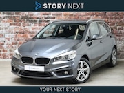 BMW 2-serie Active Tourer - 218i Executive Automaat / Trekhaak / Parkeersensoren / Stoel