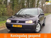 Volkswagen Golf - 1.6-16V Trendline | Cruise + Airco |