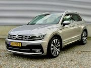 Volkswagen Tiguan - R-Line 1.4 TSI 4Motion Highline automaat [ Pano, Adpt cruise
