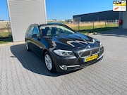 BMW 5-serie - 523i High Executive AUTOMAAT| LEDER | DEALER OH