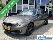 BMW 3-serie - 320i High Executive - NL-AUTO AUTOMAAT PDC ACHTER