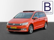 Volkswagen Touran - 1.4 TSI Highline SOUND / kleur!/Pano/Camera/Cruise/Navi/17"
