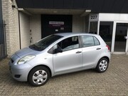 Toyota Yaris - 1.0 VVTi Acces / 5 DEUREN / ZUINIG / AIRCO / APK SEPTEMBER 2