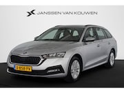 Skoda Octavia - Combi 1.0 e-TSI Ambition Automaat Trekhaak Keyless Apple Car