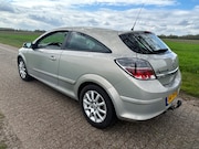 Opel Astra - GTC Coupé