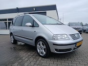 Volkswagen Sharan - 2.0 7-Persoons/Stoelverwarming/Apk 12-'26