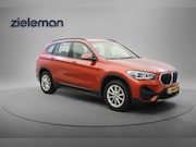 BMW X1 - sDrive18i Business Edition Automaat - Carplay, Camera, Headu