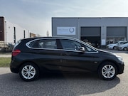 BMW 2-serie Active Tourer - 216i Sport NAP | Trekhaak | RUIM EN HOOG