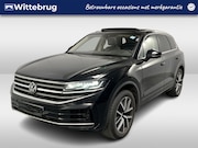 Volkswagen Touareg - 3.0 TSI eHybrid 4MOTION Elegance / AUTOMAAT/ 381PK/ PANO/ TR