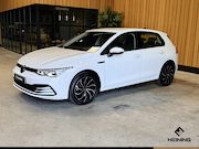 Volkswagen Golf - 1.5 TSI Life Navi. Apple-carplay. PDC. Adaptive-cruise, 8250