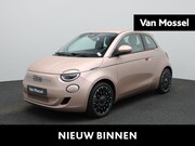 Fiat 500 - 500e 42 kWh La Prima | Lederen bekleding | Parkeer camera | 