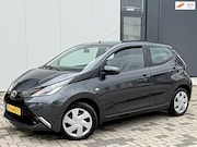 Toyota Aygo - 1.0 VVT-i x-play AIRCO CAMERA DEALER ONDERHOUDEN