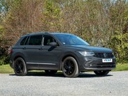Volkswagen Tiguan - 1.5 TSI Life Business // PDC // Camera // Navigatie // Stuur