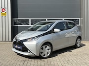 Toyota Aygo - 1.0 VVT-i x-play | Airco | Camera | Cruise Control | Scherm