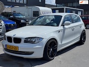 BMW 1-serie - 116i High Executive | Groot scherm | 17 inch | Airco | Onder